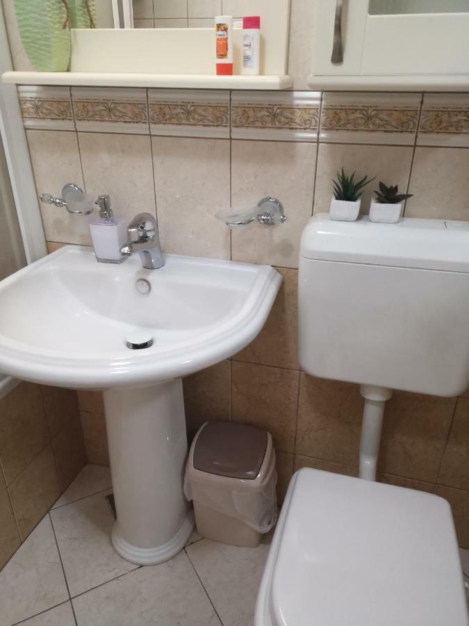 Apartment Apartman Mera *